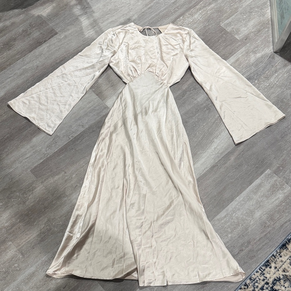 Elegant Cream Long Sleeve Dress